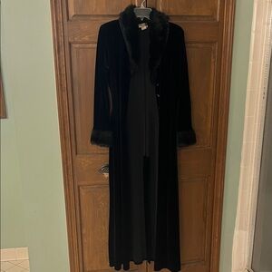 Elegant Black Velvet Women's Coat